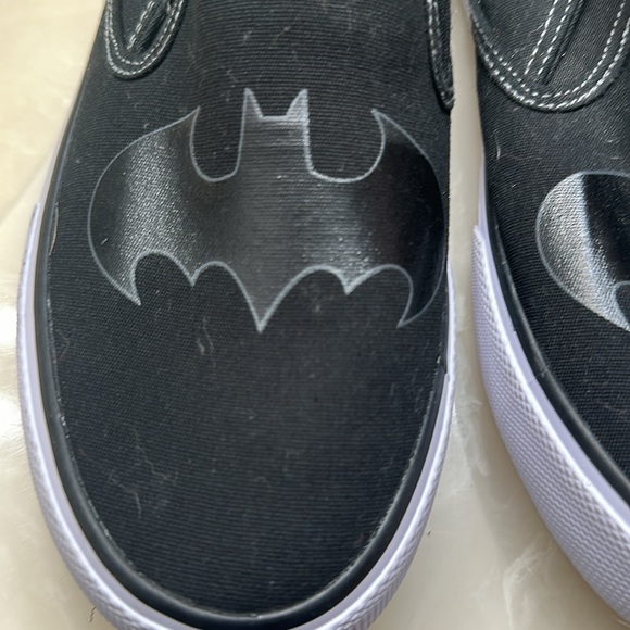 Official DC Comics Batman sneakers size 8 - Picture 5 of 6